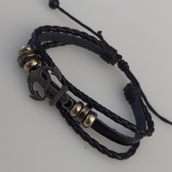 Anchor Bracelet in black - Picture 7 of 8